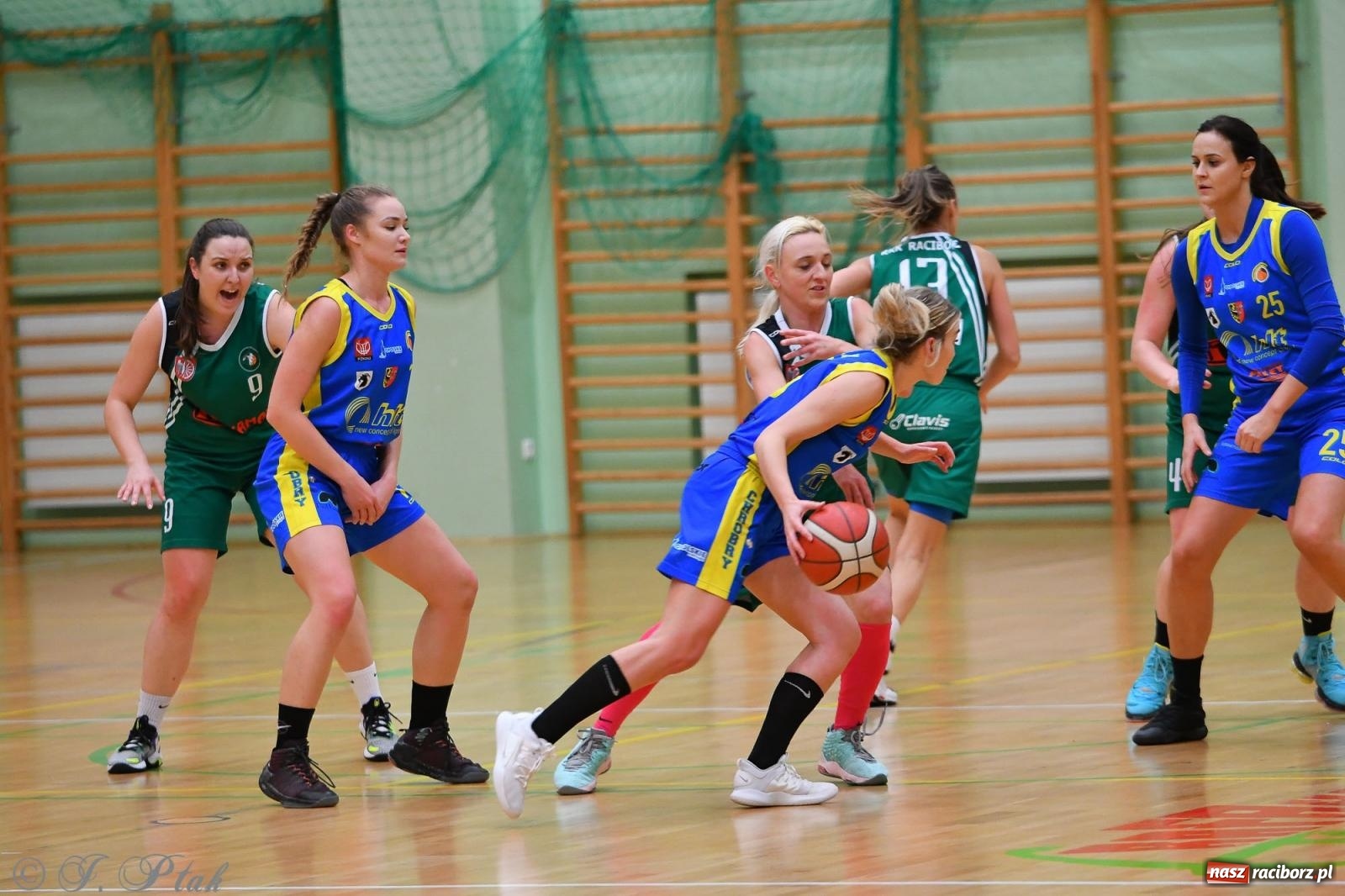 Zdjęcie w galerii na portalu naszraciborz.pl: Koszykówka. Zdecydowała druga kwarta [FOTO] wiadomości z regionu