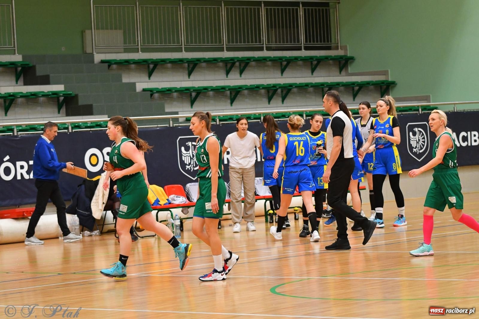 Zdjęcie w galerii na portalu naszraciborz.pl: Koszykówka. Zdecydowała druga kwarta [FOTO] wiadomości z regionu