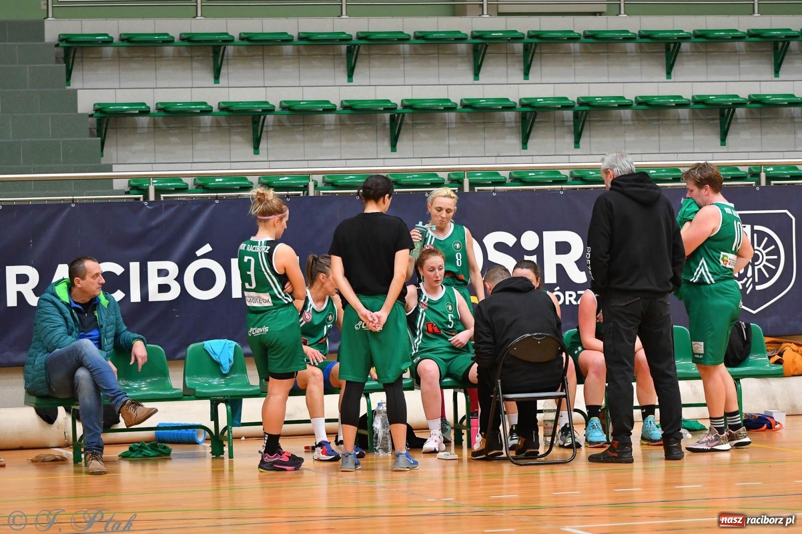 Zdjęcie w galerii na portalu naszraciborz.pl: Koszykówka. Zdecydowała druga kwarta [FOTO] wiadomości z regionu