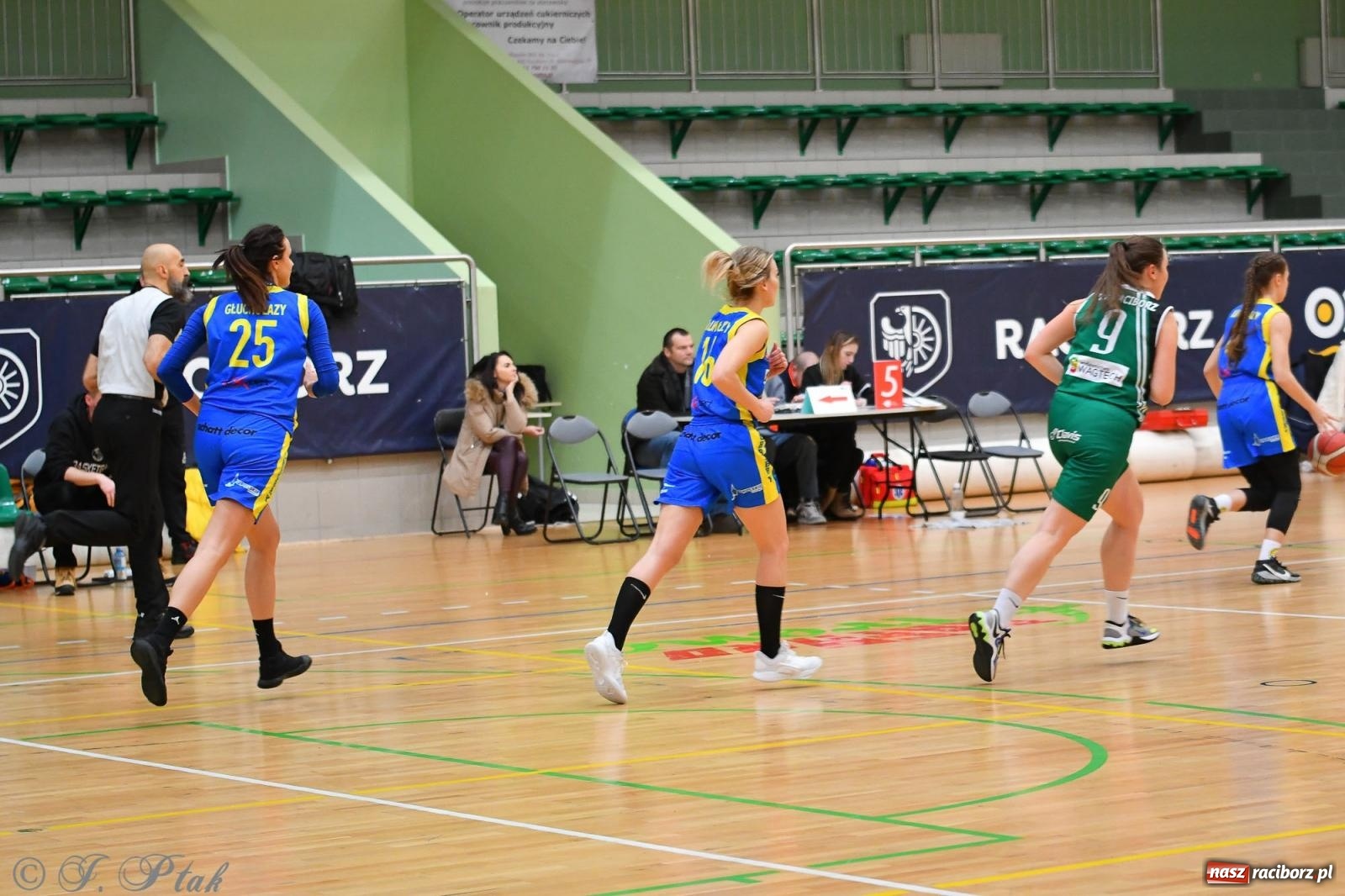 Zdjęcie w galerii na portalu naszraciborz.pl: Koszykówka. Zdecydowała druga kwarta [FOTO] wiadomości z regionu