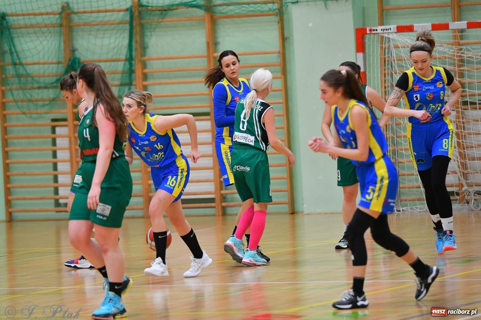 Zdjęcie w galerii na portalu naszraciborz.pl: Koszykówka. Zdecydowała druga kwarta [FOTO] wiadomości z regionu