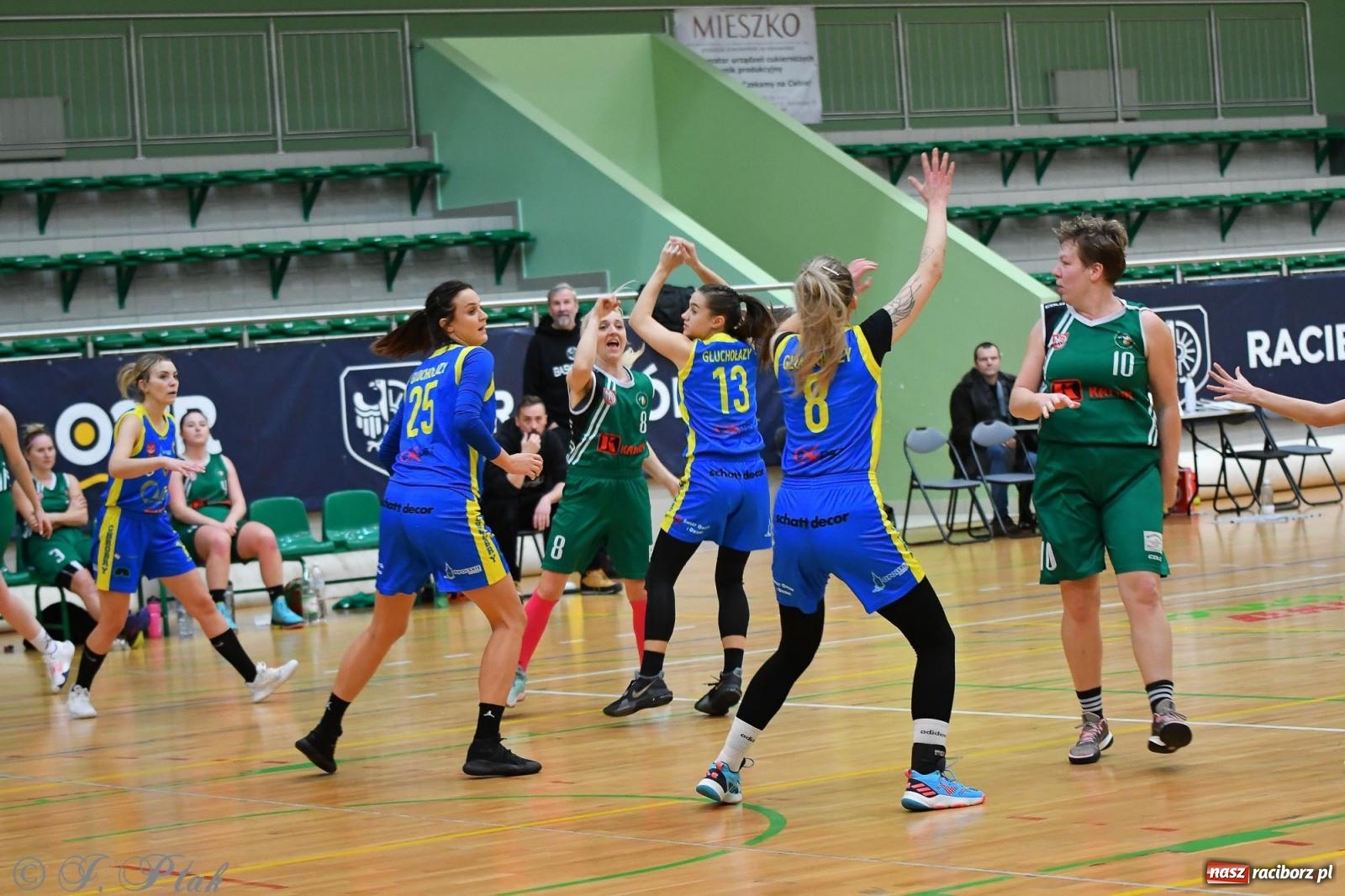 Zdjęcie w galerii na portalu naszraciborz.pl: Koszykówka. Zdecydowała druga kwarta [FOTO] wiadomości z regionu