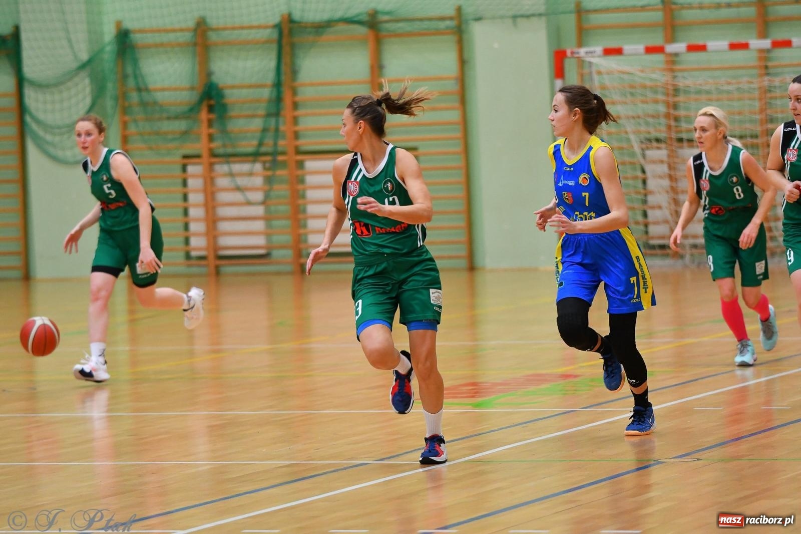 Zdjęcie w galerii na portalu naszraciborz.pl: Koszykówka. Zdecydowała druga kwarta [FOTO] wiadomości z regionu