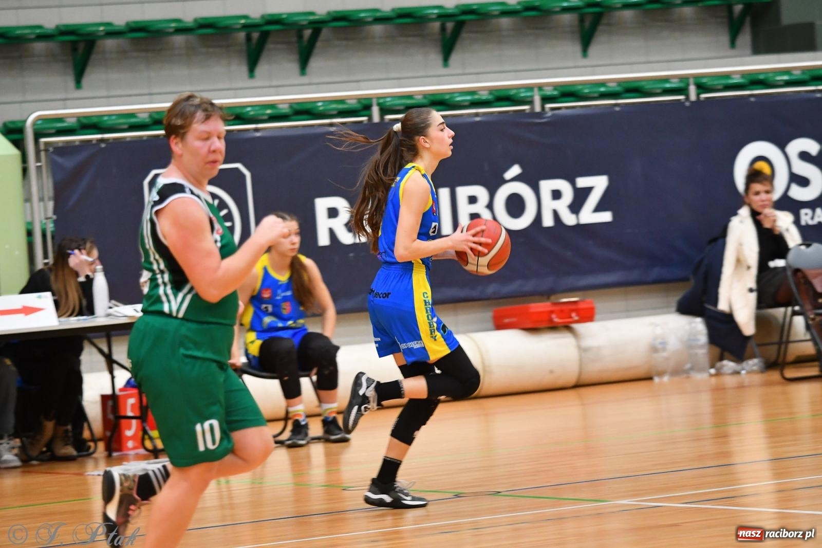 Zdjęcie w galerii na portalu naszraciborz.pl: Koszykówka. Zdecydowała druga kwarta [FOTO] wiadomości z regionu