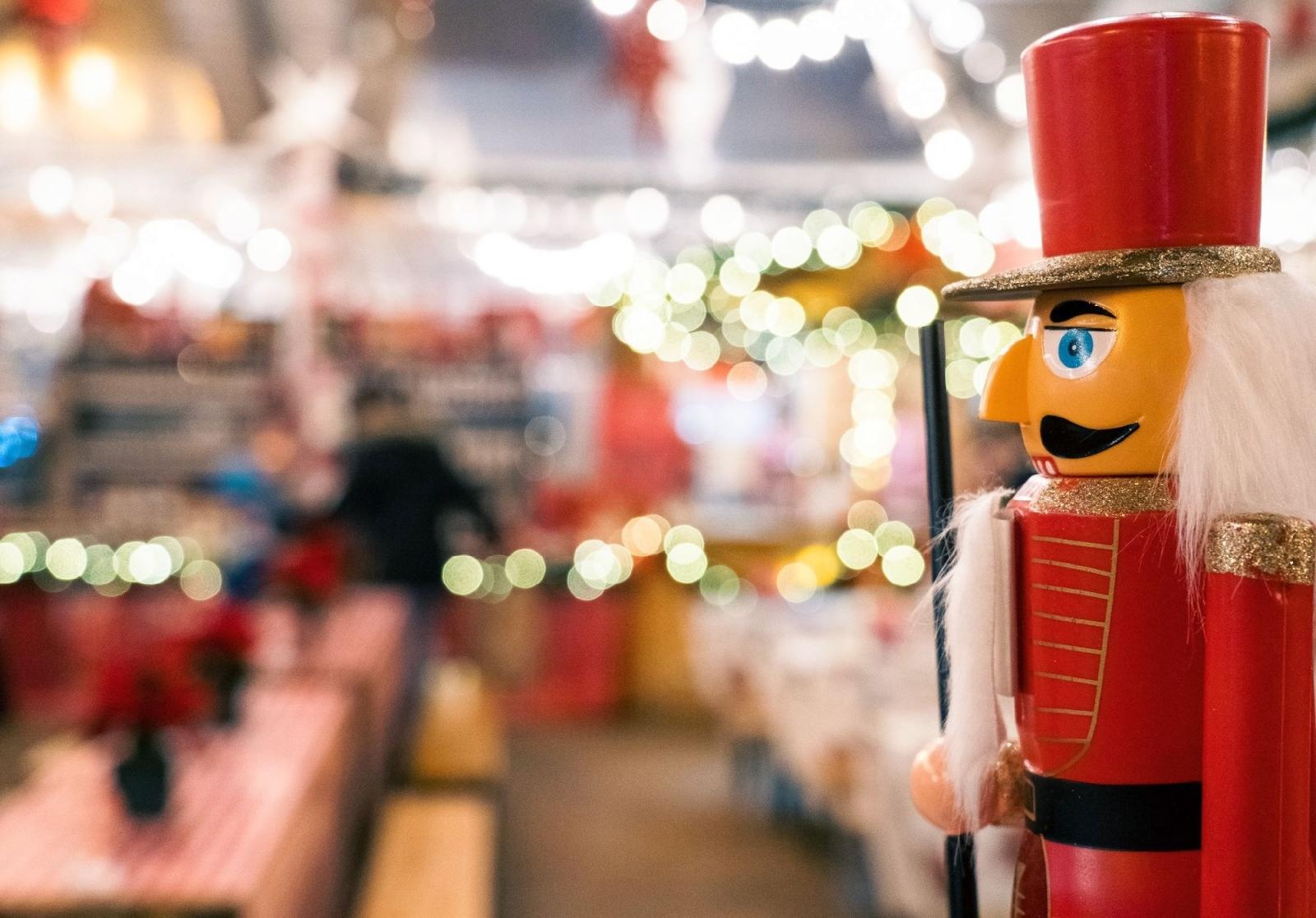 Zdjęcie w galerii na portalu naszraciborz.pl: Świąteczne hale i ciężarówka Coca-Coli. Rusza jarmark w Rybniku wiadomości z regionu