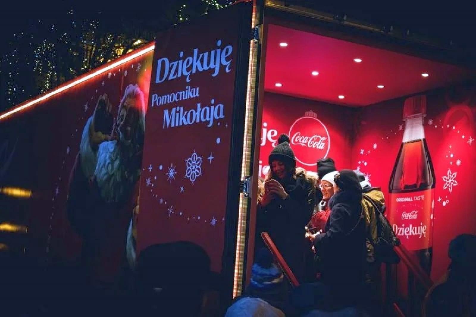 Zdjęcie w galerii na portalu naszraciborz.pl: Świąteczne hale i ciężarówka Coca-Coli. Rusza jarmark w Rybniku wiadomości z regionu