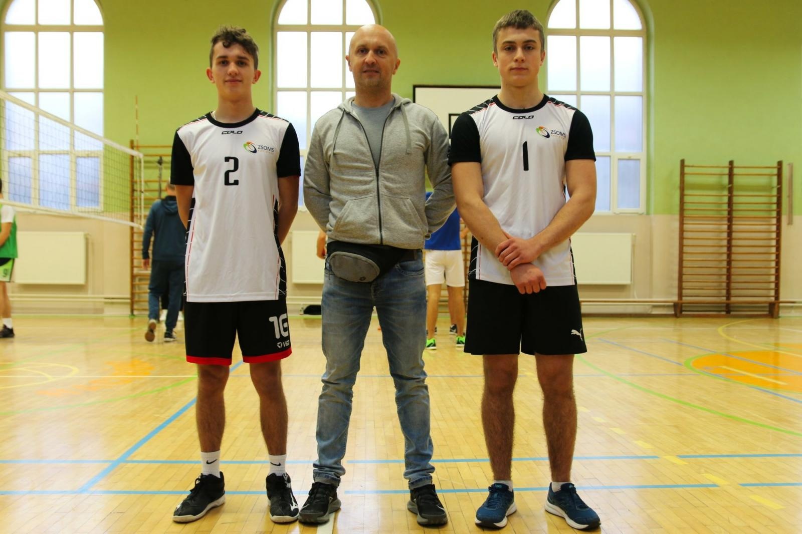 Zdjęcie w galerii na portalu naszraciborz.pl: Mechanik najlepszy w turnieju dwójek siatkarskich w CKZiU nr 1 wiadomości z regionu