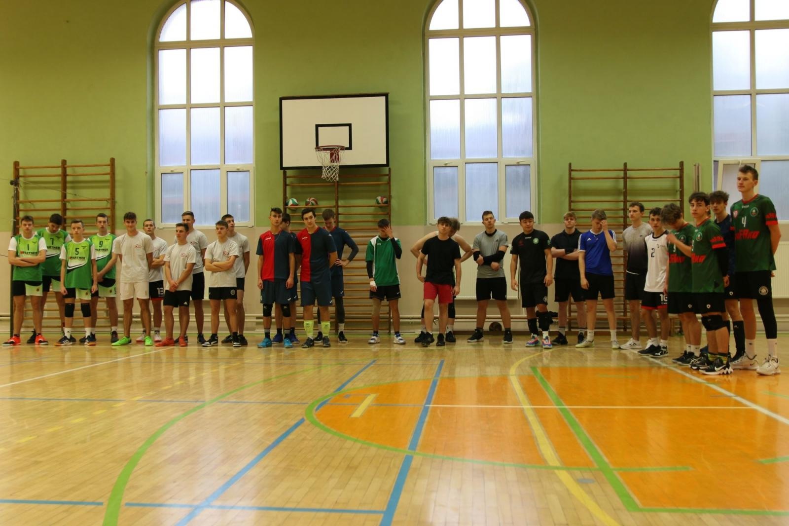 Zdjęcie w galerii na portalu naszraciborz.pl: Mechanik najlepszy w turnieju dwójek siatkarskich w CKZiU nr 1 wiadomości z regionu