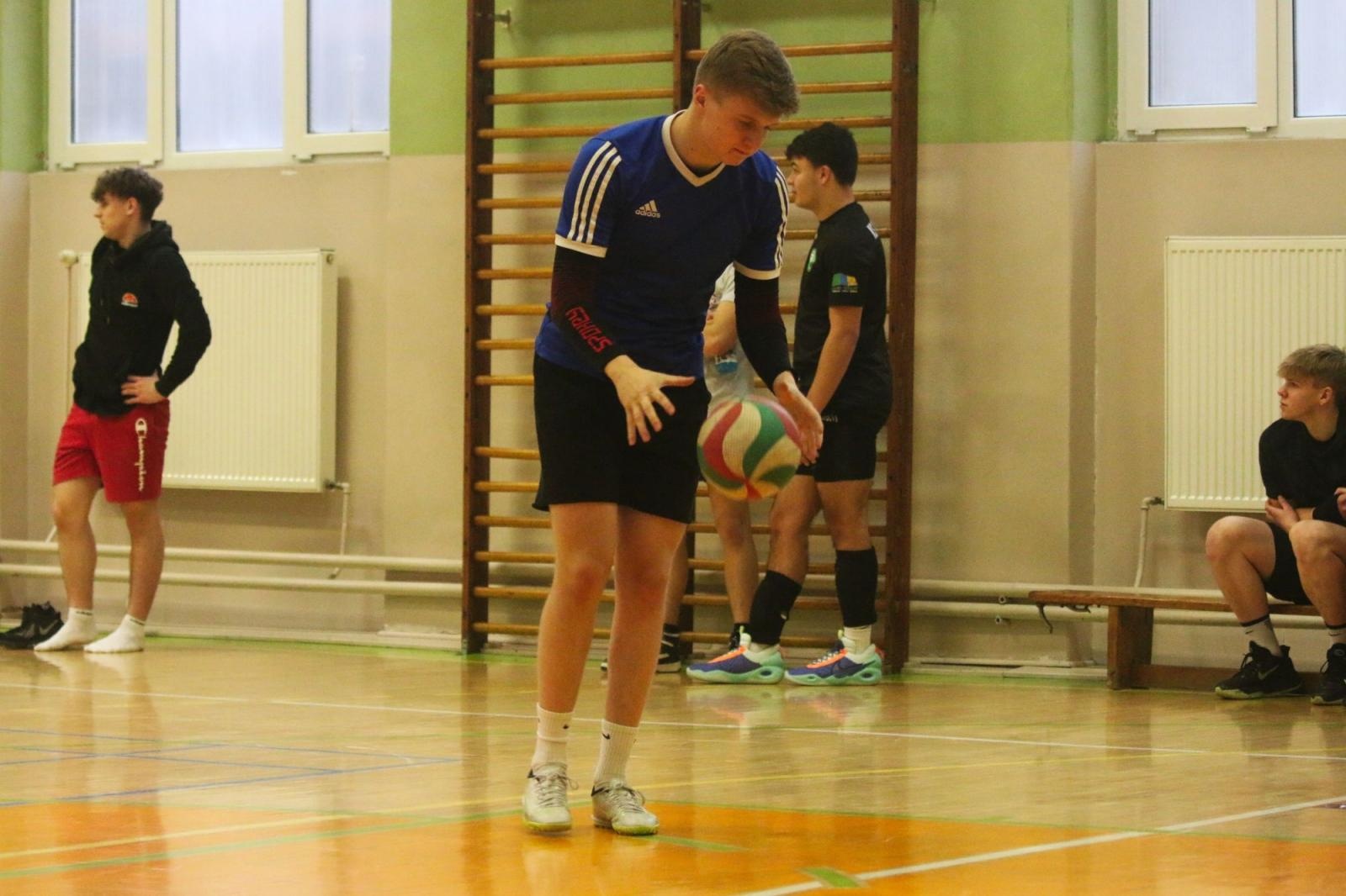 Zdjęcie w galerii na portalu naszraciborz.pl: Mechanik najlepszy w turnieju dwójek siatkarskich w CKZiU nr 1 wiadomości z regionu