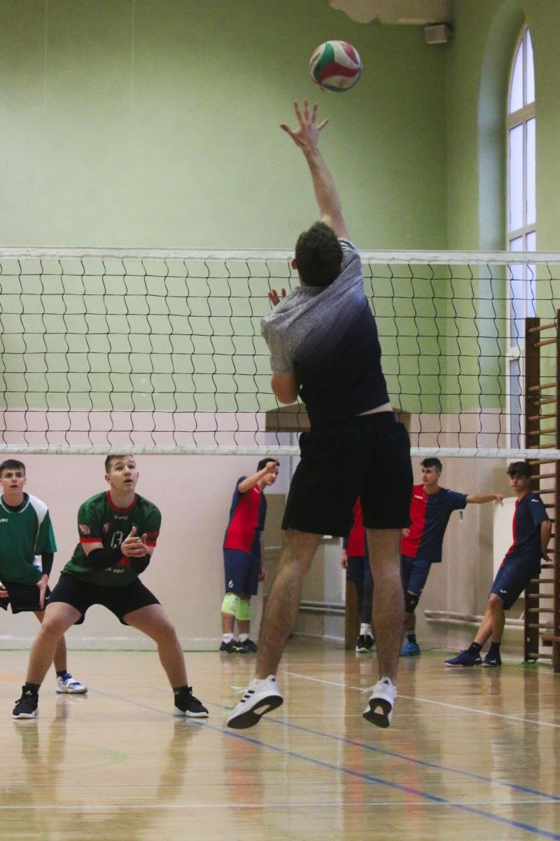 Zdjęcie w galerii na portalu naszraciborz.pl: Mechanik najlepszy w turnieju dwójek siatkarskich w CKZiU nr 1 wiadomości z regionu