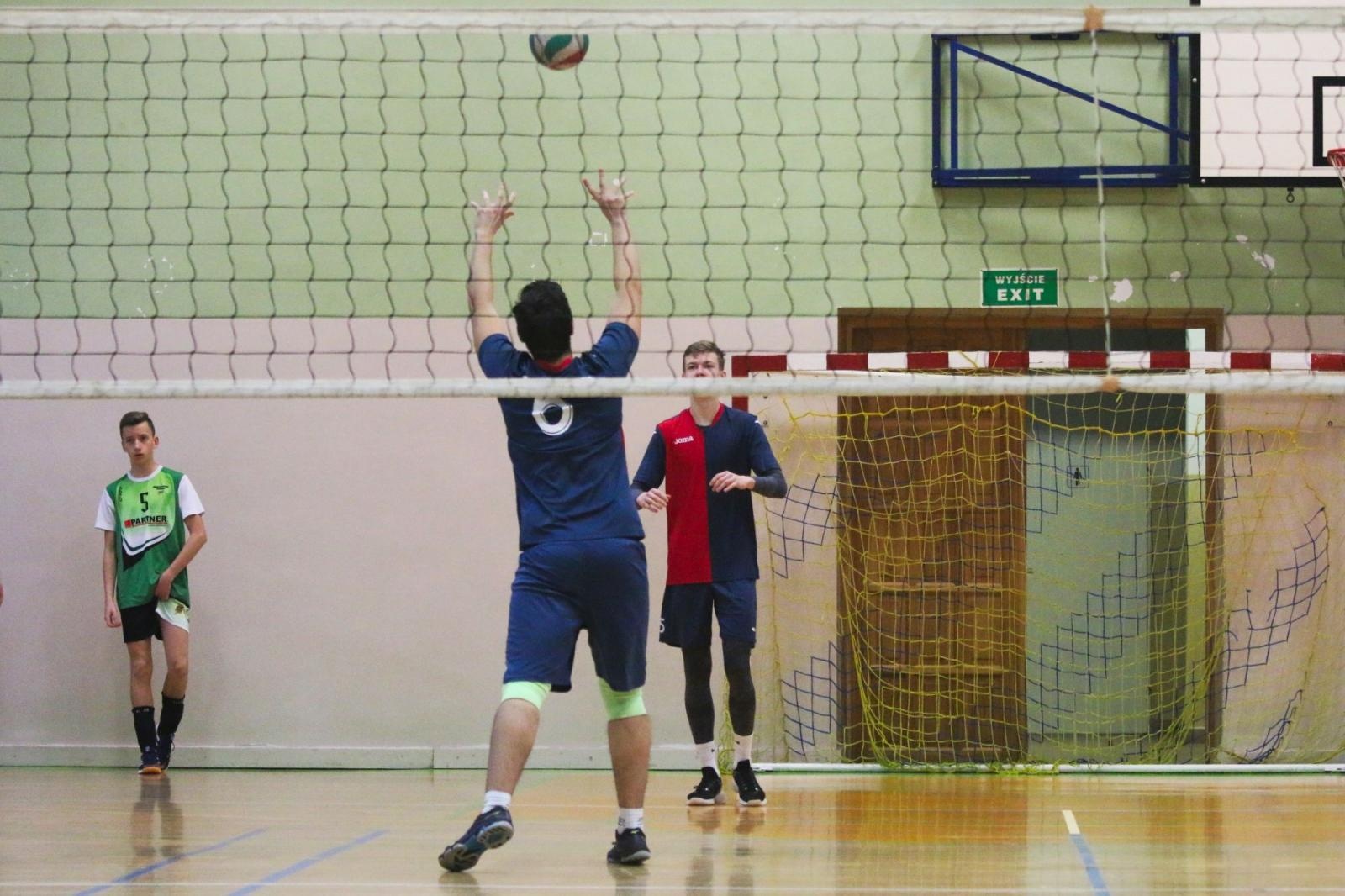 Zdjęcie w galerii na portalu naszraciborz.pl: Mechanik najlepszy w turnieju dwójek siatkarskich w CKZiU nr 1 wiadomości z regionu