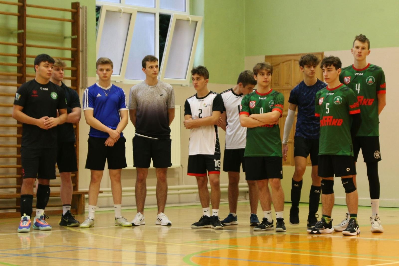 Zdjęcie w galerii na portalu naszraciborz.pl: Mechanik najlepszy w turnieju dwójek siatkarskich w CKZiU nr 1 wiadomości z regionu