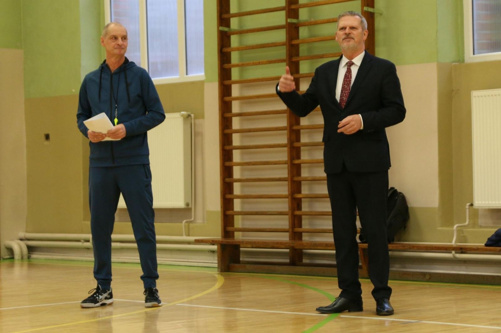 Zdjęcie w galerii na portalu naszraciborz.pl: Mechanik najlepszy w turnieju dwójek siatkarskich w CKZiU nr 1 wiadomości z regionu