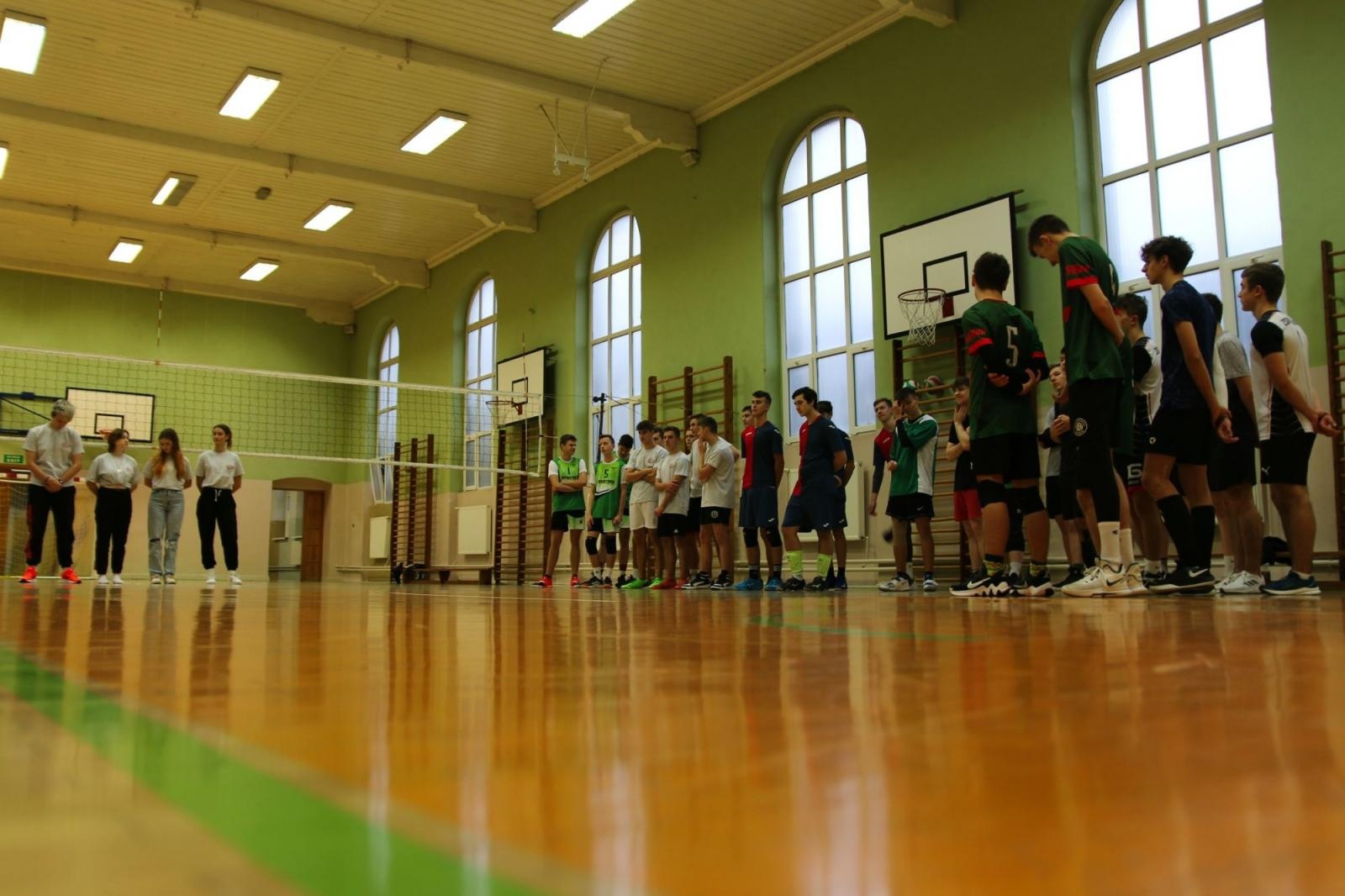 Zdjęcie w galerii na portalu naszraciborz.pl: Mechanik najlepszy w turnieju dwójek siatkarskich w CKZiU nr 1 wiadomości z regionu