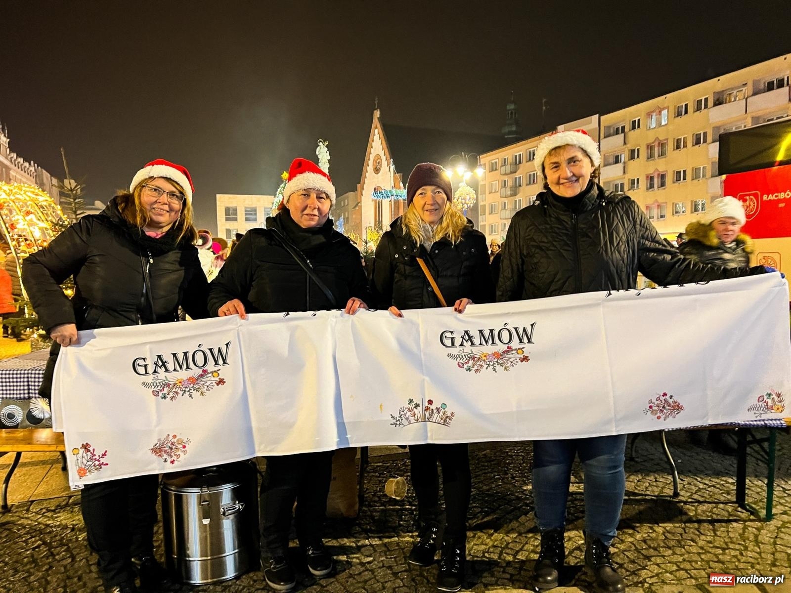 Zdjęcie w galerii na portalu naszraciborz.pl: Laserowa bajeczka, Plania i zupa z Gamowa - sobota na jarmarku w Raciborzu [WIDEO] wiadomości z regionu