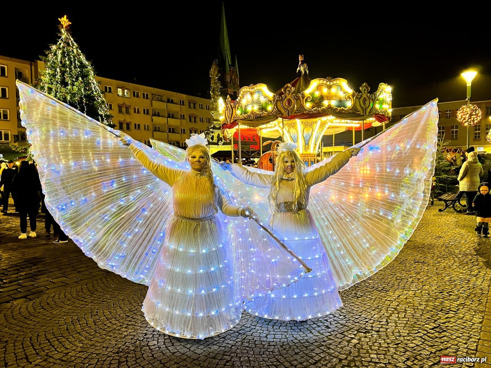 Zdjęcie w galerii na portalu naszraciborz.pl: Laserowa bajeczka, Plania i zupa z Gamowa - sobota na jarmarku w Raciborzu [WIDEO] wiadomości z regionu