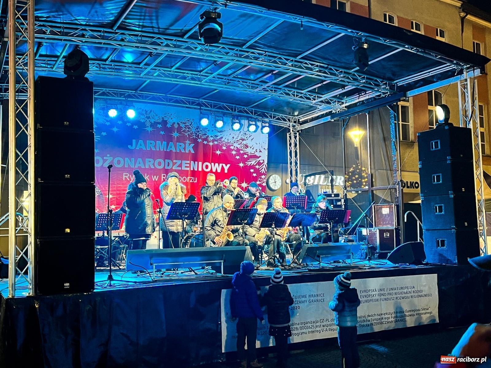 Zdjęcie w galerii na portalu naszraciborz.pl: Laserowa bajeczka, Plania i zupa z Gamowa - sobota na jarmarku w Raciborzu [WIDEO] wiadomości z regionu