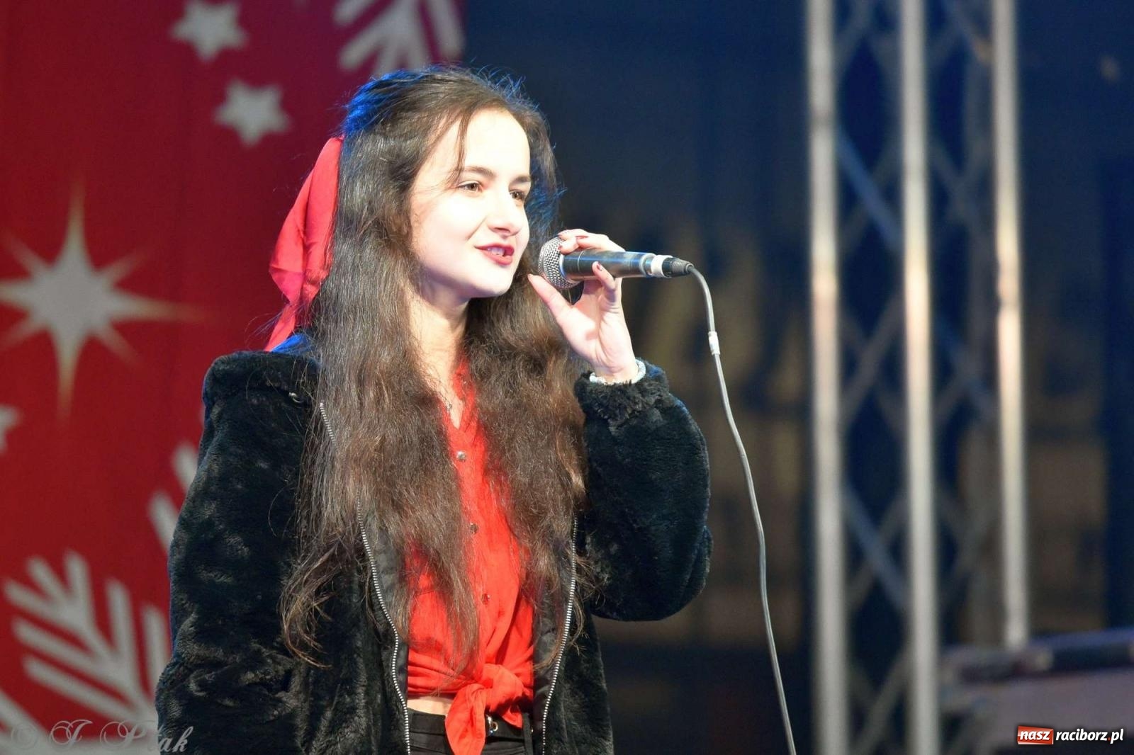 Zdjęcie w galerii na portalu naszraciborz.pl: Laserowa bajeczka, Plania i zupa z Gamowa - sobota na jarmarku w Raciborzu [WIDEO] wiadomości z regionu