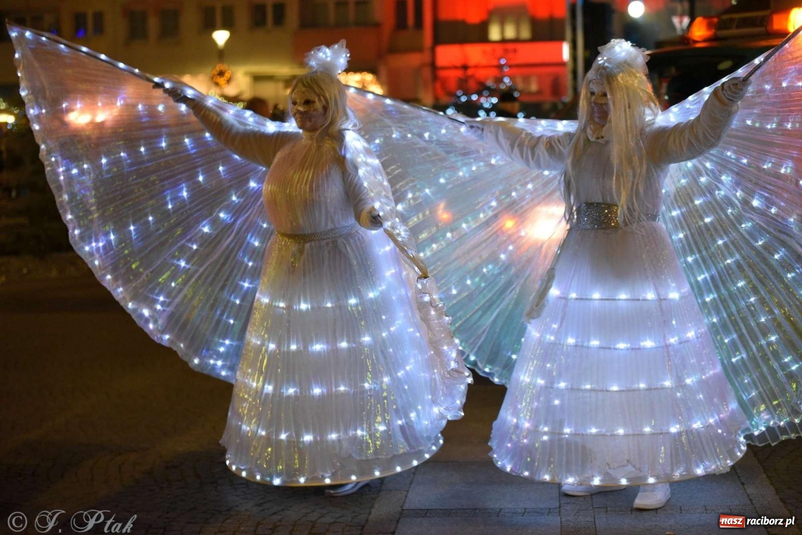 Zdjęcie w galerii na portalu naszraciborz.pl: Laserowa bajeczka, Plania i zupa z Gamowa - sobota na jarmarku w Raciborzu [WIDEO] wiadomości z regionu