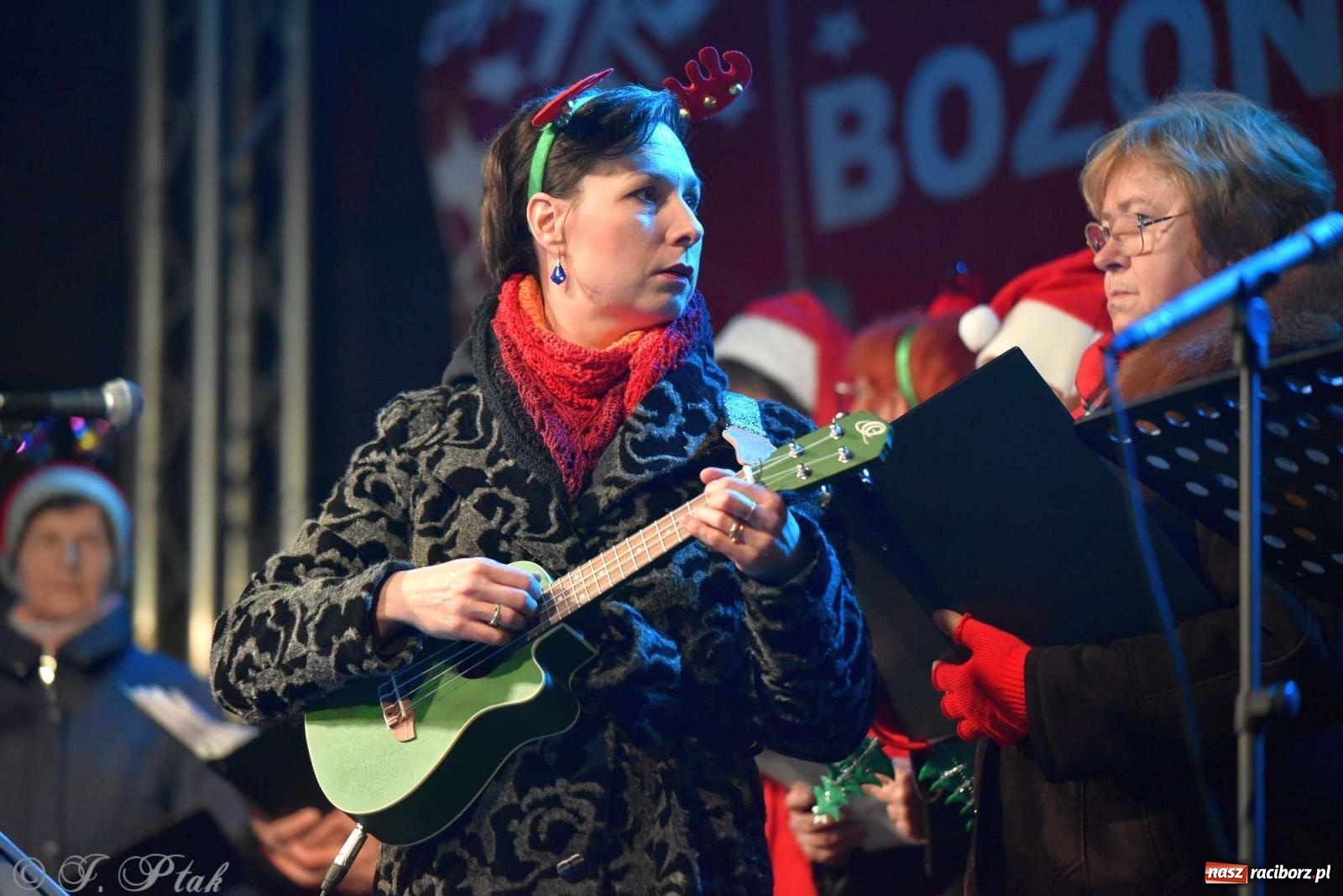 Zdjęcie w galerii na portalu naszraciborz.pl: Laserowa bajeczka, Plania i zupa z Gamowa - sobota na jarmarku w Raciborzu [WIDEO] wiadomości z regionu