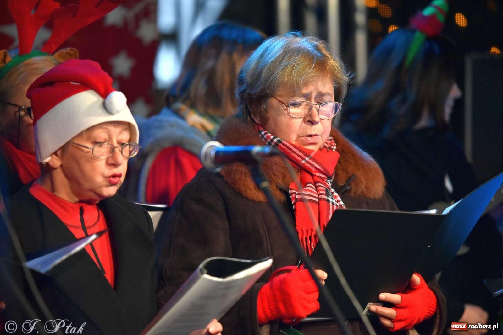Zdjęcie w galerii na portalu naszraciborz.pl: Laserowa bajeczka, Plania i zupa z Gamowa - sobota na jarmarku w Raciborzu [WIDEO] wiadomości z regionu