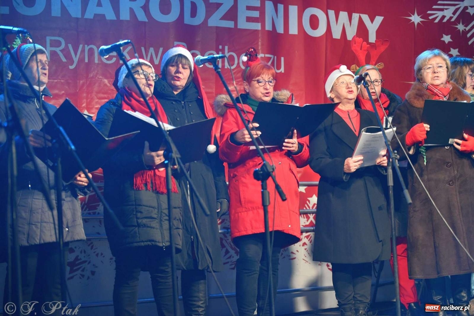 Zdjęcie w galerii na portalu naszraciborz.pl: Laserowa bajeczka, Plania i zupa z Gamowa - sobota na jarmarku w Raciborzu [WIDEO] wiadomości z regionu
