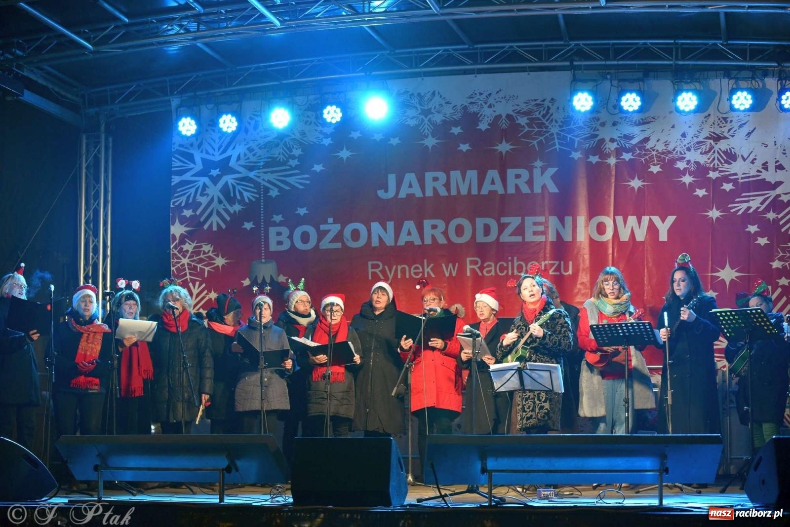 Zdjęcie w galerii na portalu naszraciborz.pl: Laserowa bajeczka, Plania i zupa z Gamowa - sobota na jarmarku w Raciborzu [WIDEO] wiadomości z regionu