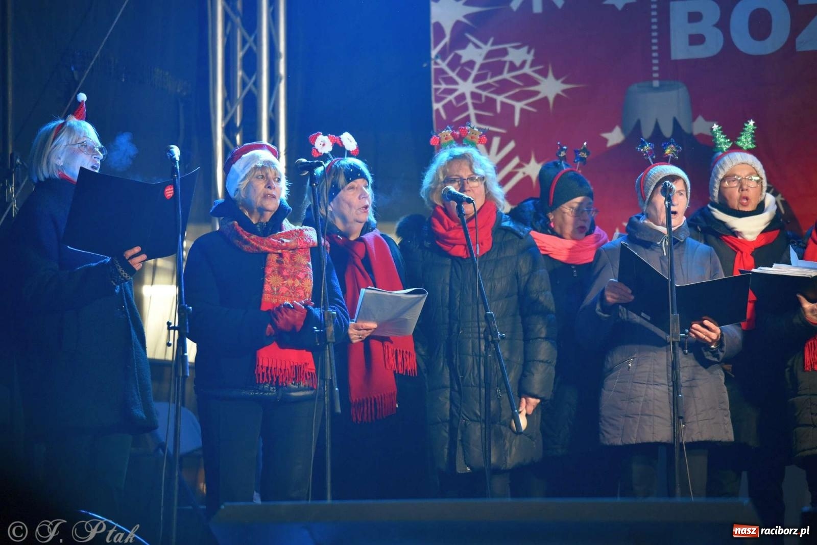 Zdjęcie w galerii na portalu naszraciborz.pl: Laserowa bajeczka, Plania i zupa z Gamowa - sobota na jarmarku w Raciborzu [WIDEO] wiadomości z regionu
