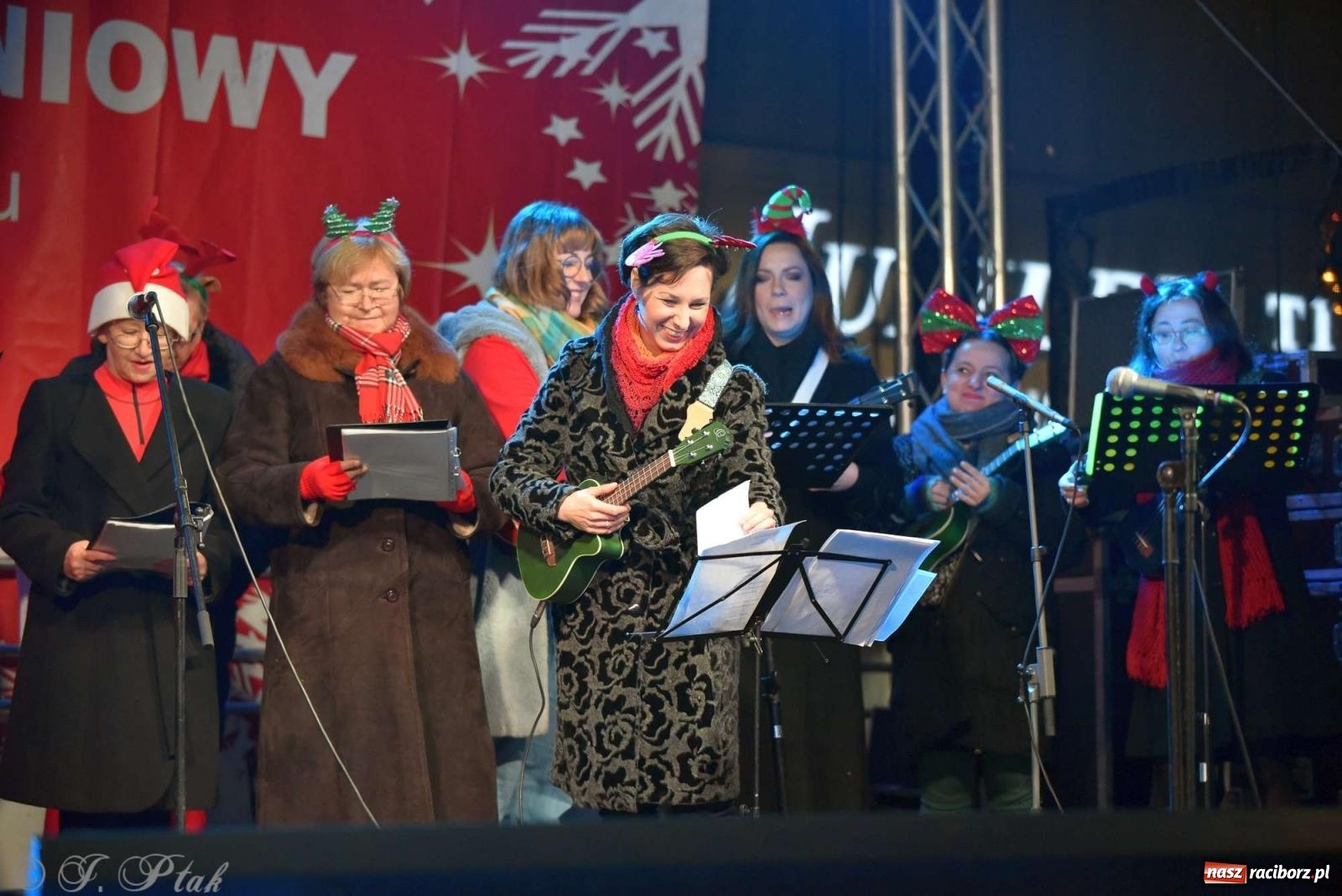 Zdjęcie w galerii na portalu naszraciborz.pl: Laserowa bajeczka, Plania i zupa z Gamowa - sobota na jarmarku w Raciborzu [WIDEO] wiadomości z regionu