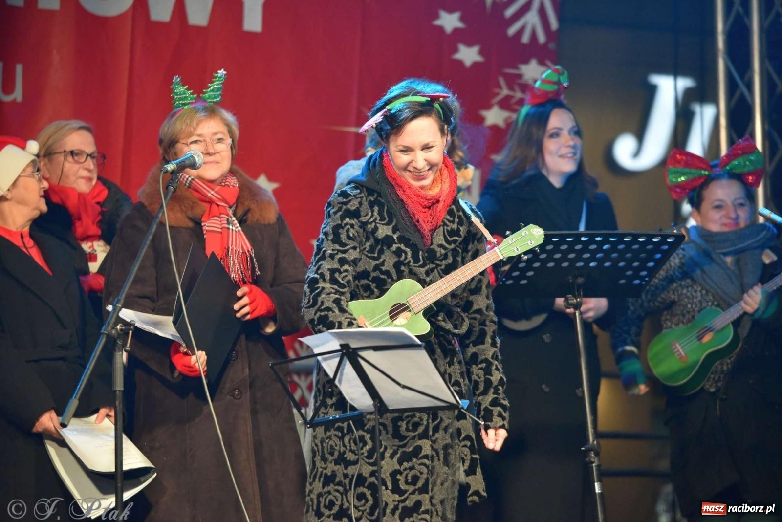 Zdjęcie w galerii na portalu naszraciborz.pl: Laserowa bajeczka, Plania i zupa z Gamowa - sobota na jarmarku w Raciborzu [WIDEO] wiadomości z regionu