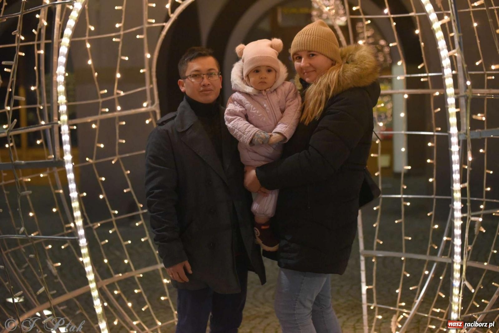 Zdjęcie w galerii na portalu naszraciborz.pl: Laserowa bajeczka, Plania i zupa z Gamowa - sobota na jarmarku w Raciborzu [WIDEO] wiadomości z regionu