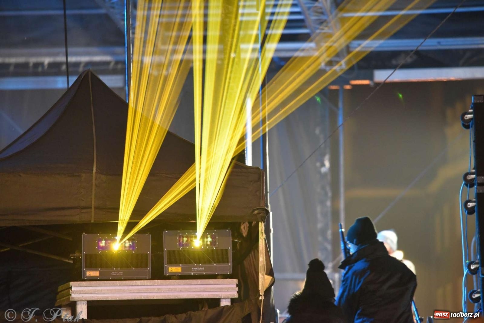 Zdjęcie w galerii na portalu naszraciborz.pl: Laserowa bajeczka, Plania i zupa z Gamowa - sobota na jarmarku w Raciborzu [WIDEO] wiadomości z regionu