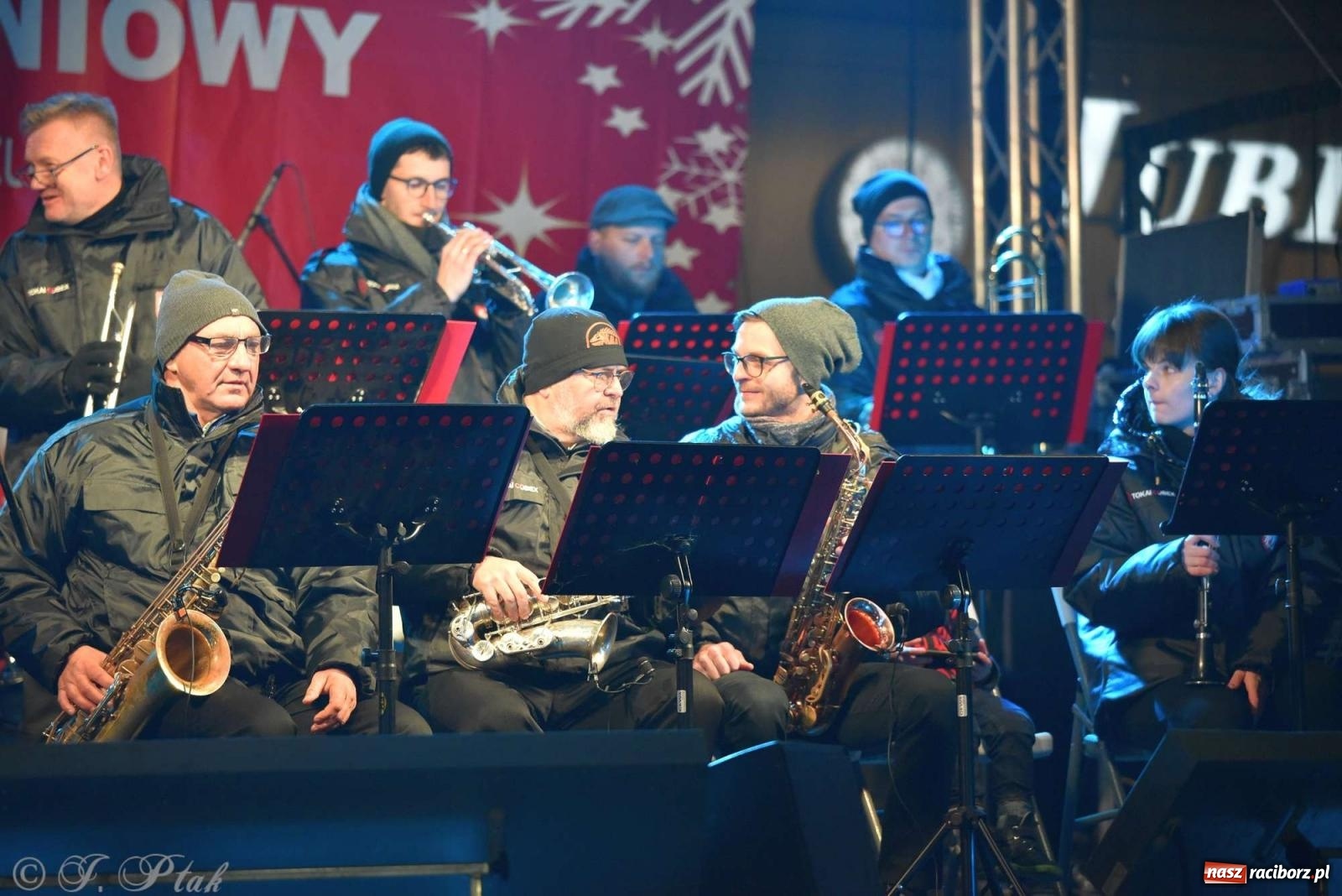 Zdjęcie w galerii na portalu naszraciborz.pl: Laserowa bajeczka, Plania i zupa z Gamowa - sobota na jarmarku w Raciborzu [WIDEO] wiadomości z regionu