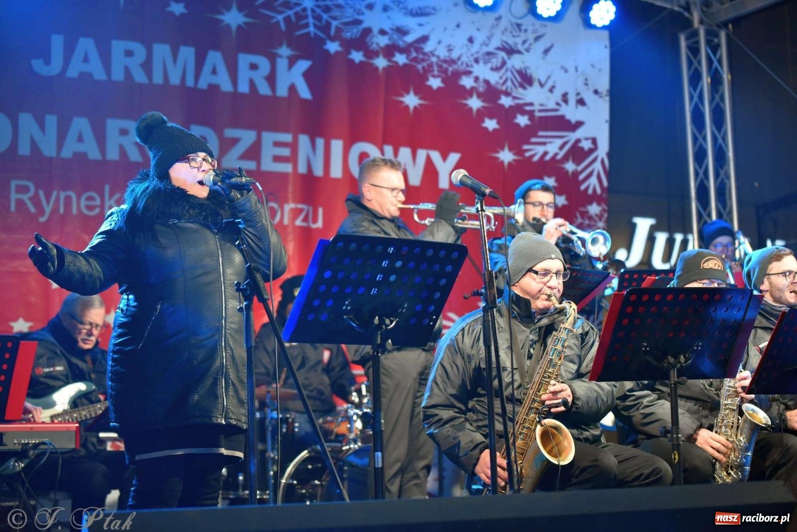 Zdjęcie w galerii na portalu naszraciborz.pl: Laserowa bajeczka, Plania i zupa z Gamowa - sobota na jarmarku w Raciborzu [WIDEO] wiadomości z regionu