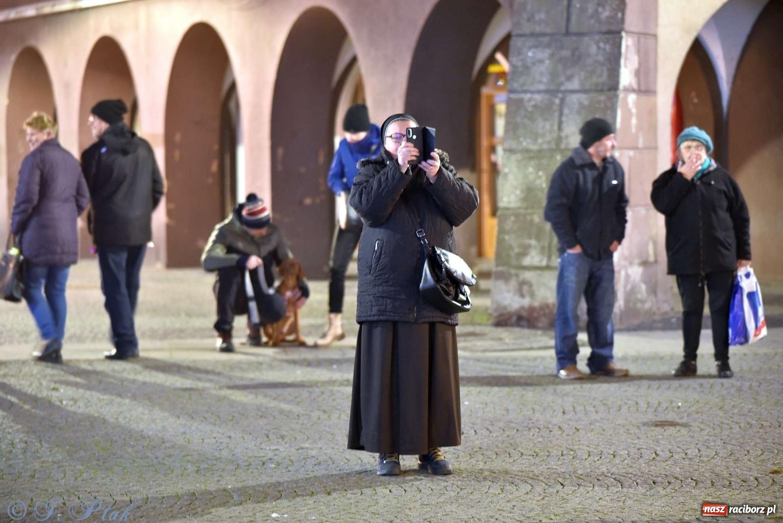 Zdjęcie w galerii na portalu naszraciborz.pl: Laserowa bajeczka, Plania i zupa z Gamowa - sobota na jarmarku w Raciborzu [WIDEO] wiadomości z regionu