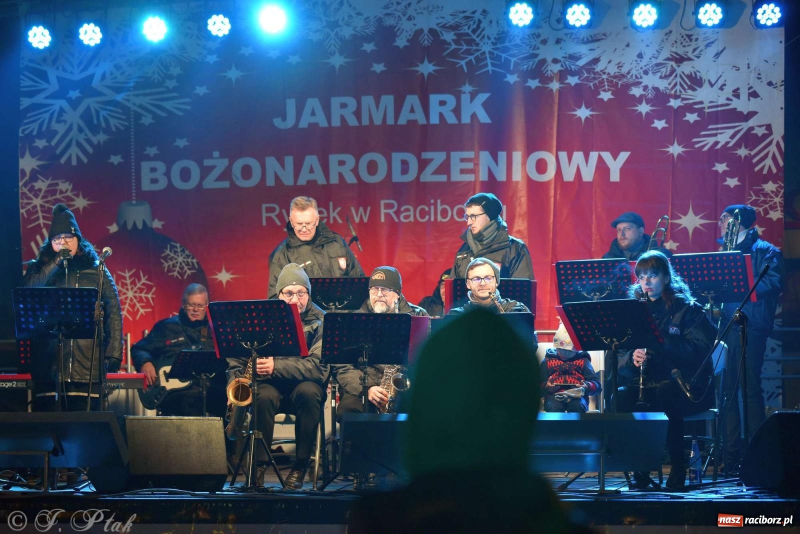 Zdjęcie w galerii na portalu naszraciborz.pl: Laserowa bajeczka, Plania i zupa z Gamowa - sobota na jarmarku w Raciborzu [WIDEO] wiadomości z regionu