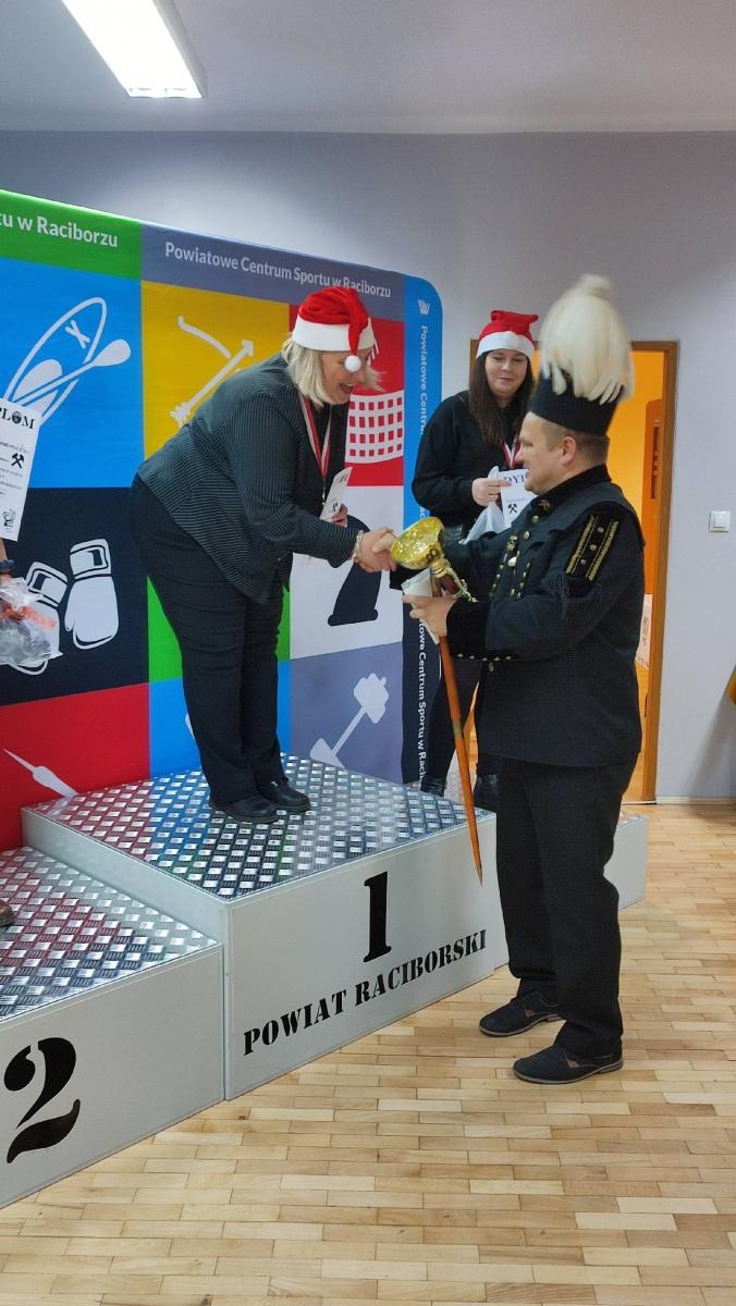 Zdjęcie w galerii na portalu naszraciborz.pl: Barbórkowy turniej darta w PCSie wiadomości z regionu