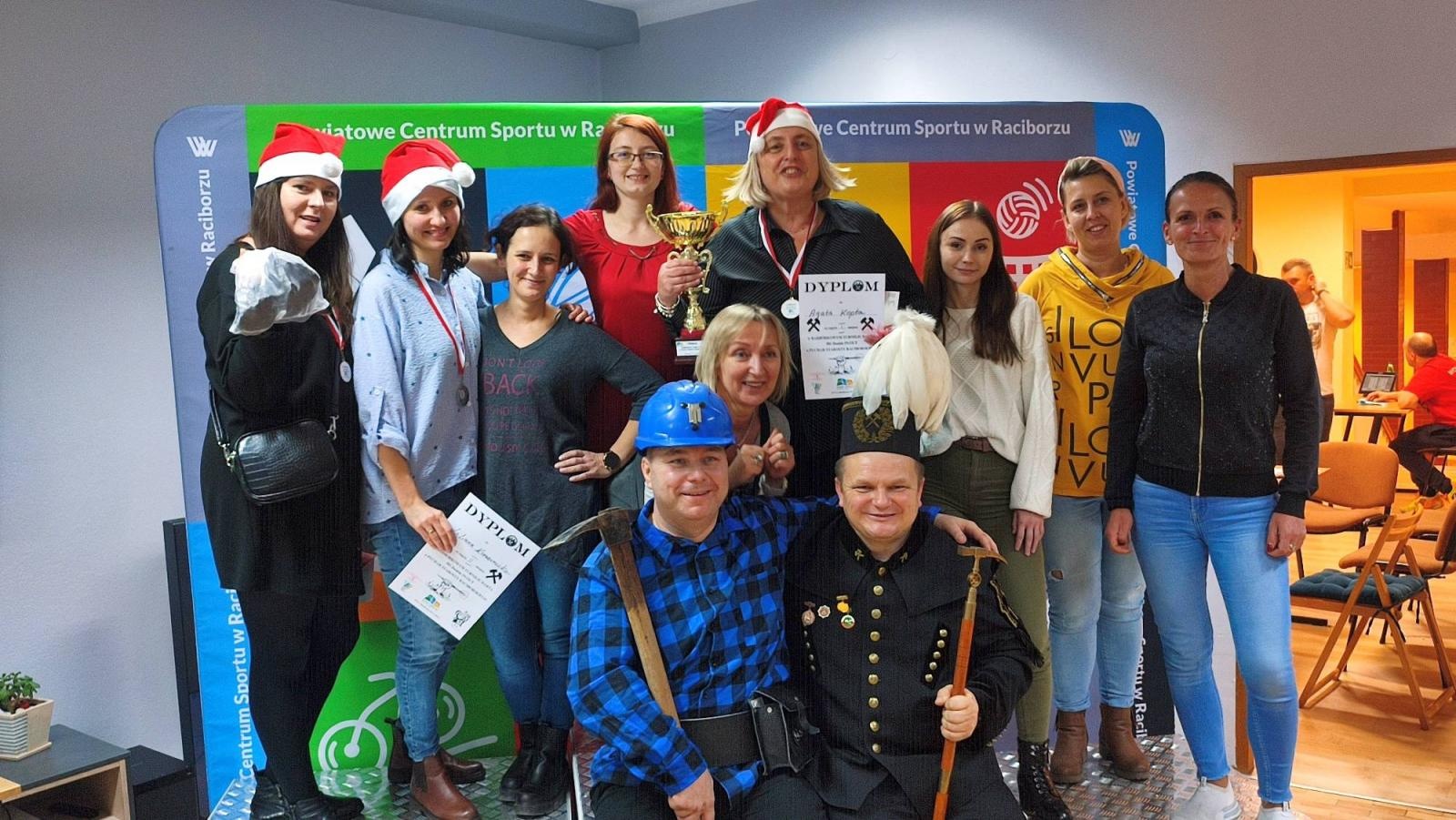 Zdjęcie w galerii na portalu naszraciborz.pl: Barbórkowy turniej darta w PCSie wiadomości z regionu