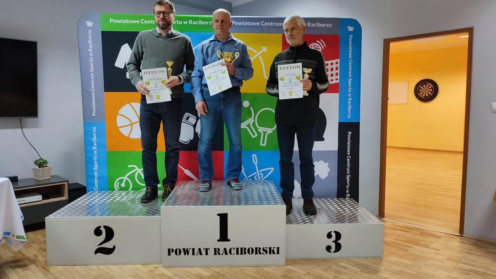 Zdjęcie w galerii na portalu naszraciborz.pl: W PCS nagrodzono najlepszych tenisistów wiadomości z regionu