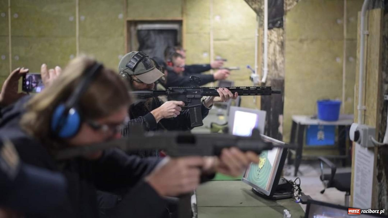 Zdjęcie w galerii na portalu naszraciborz.pl: Drengowie z wizytą w Raciborskim Stowarzyszeniu Strzeleckim wiadomości z regionu