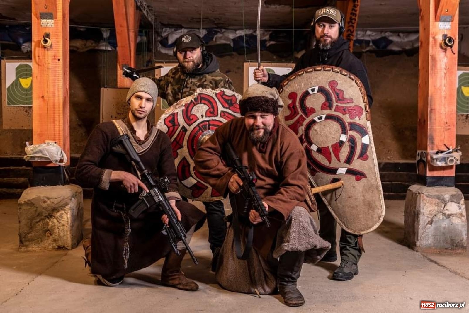 Zdjęcie w galerii na portalu naszraciborz.pl: Drengowie z wizytą w Raciborskim Stowarzyszeniu Strzeleckim wiadomości z regionu