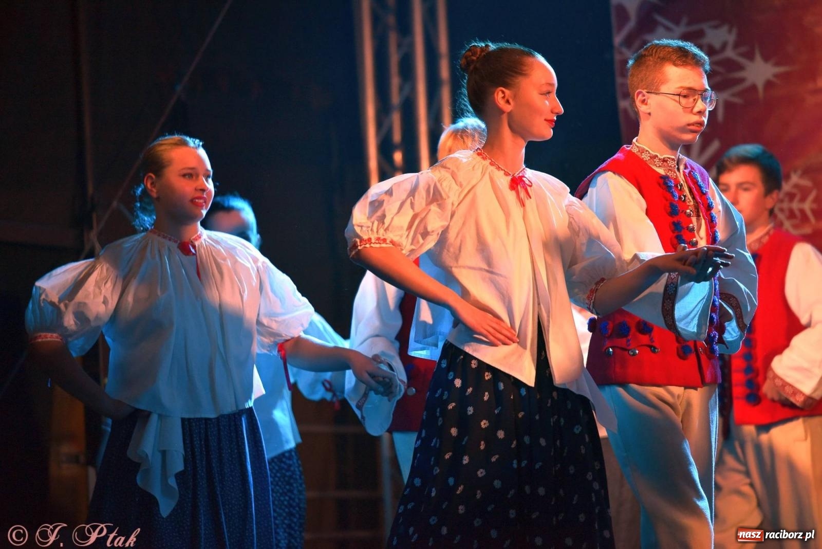 Zdjęcie w galerii na portalu naszraciborz.pl: Taneczny finał raciborskiego jarmarku wiadomości z regionu