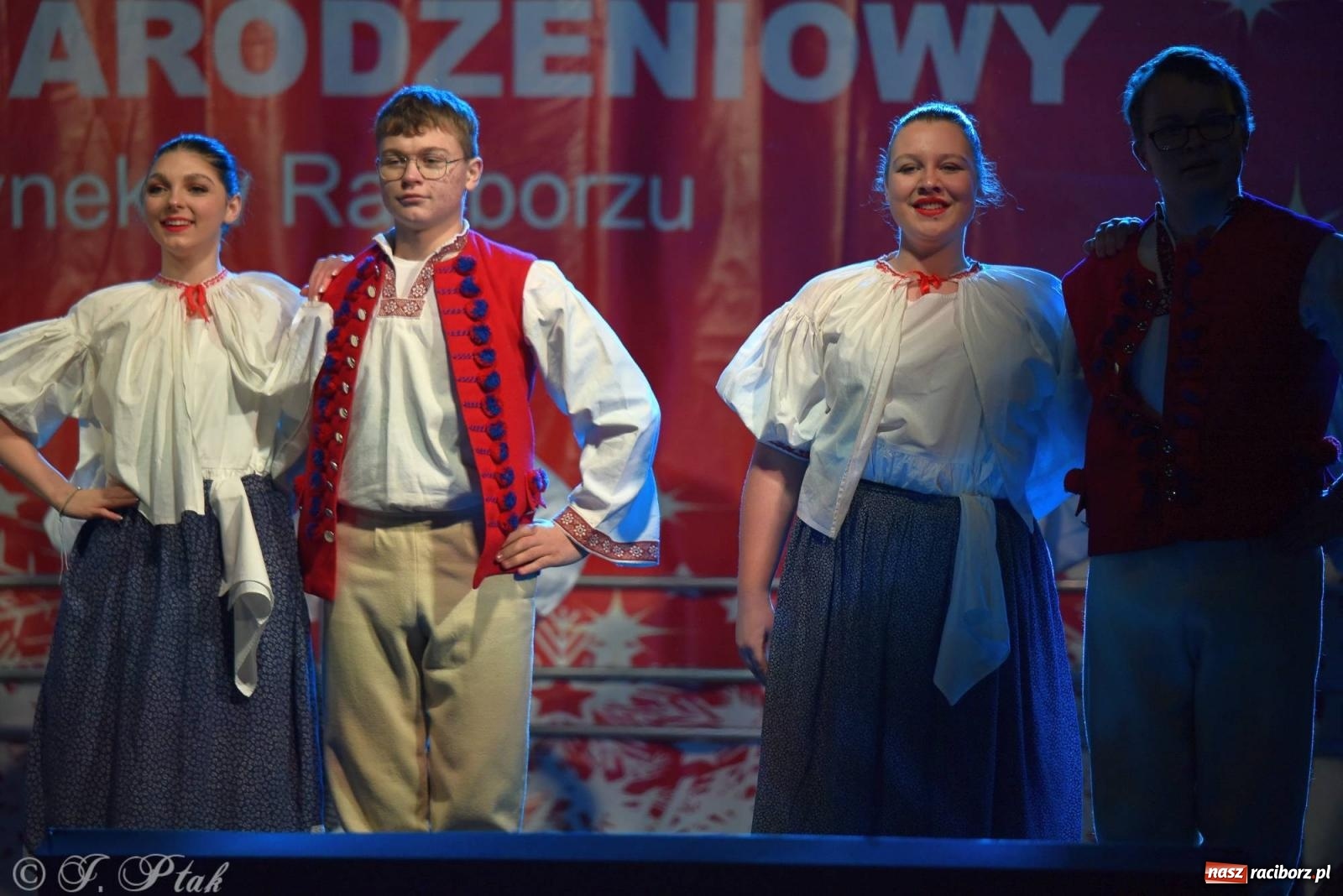 Zdjęcie w galerii na portalu naszraciborz.pl: Taneczny finał raciborskiego jarmarku wiadomości z regionu