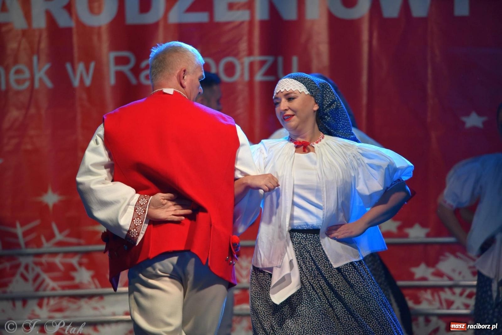 Zdjęcie w galerii na portalu naszraciborz.pl: Taneczny finał raciborskiego jarmarku wiadomości z regionu