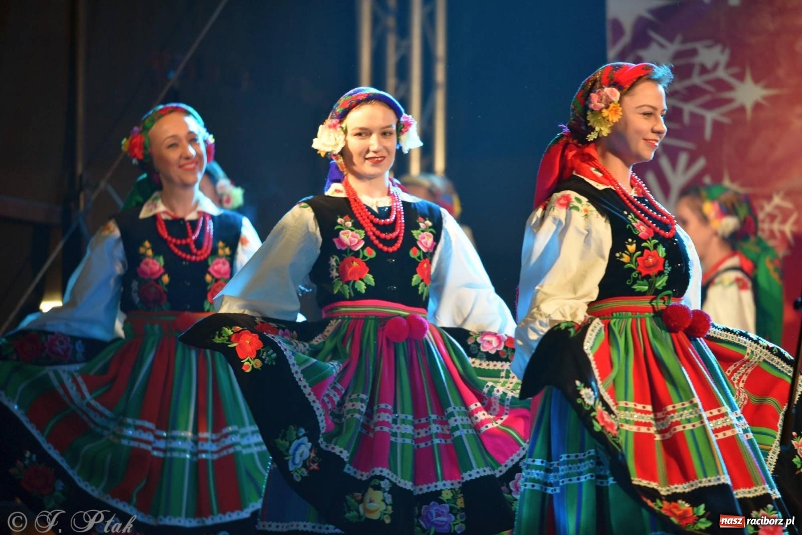 Zdjęcie w galerii na portalu naszraciborz.pl: Taneczny finał raciborskiego jarmarku wiadomości z regionu