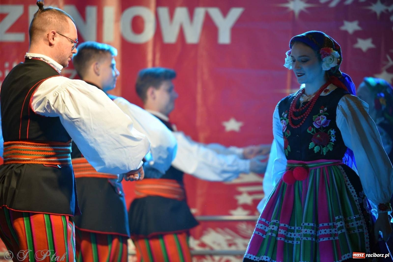 Zdjęcie w galerii na portalu naszraciborz.pl: Taneczny finał raciborskiego jarmarku wiadomości z regionu