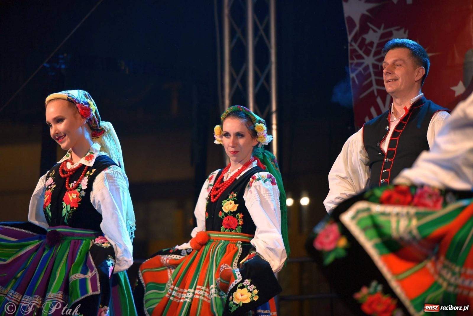Zdjęcie w galerii na portalu naszraciborz.pl: Taneczny finał raciborskiego jarmarku wiadomości z regionu