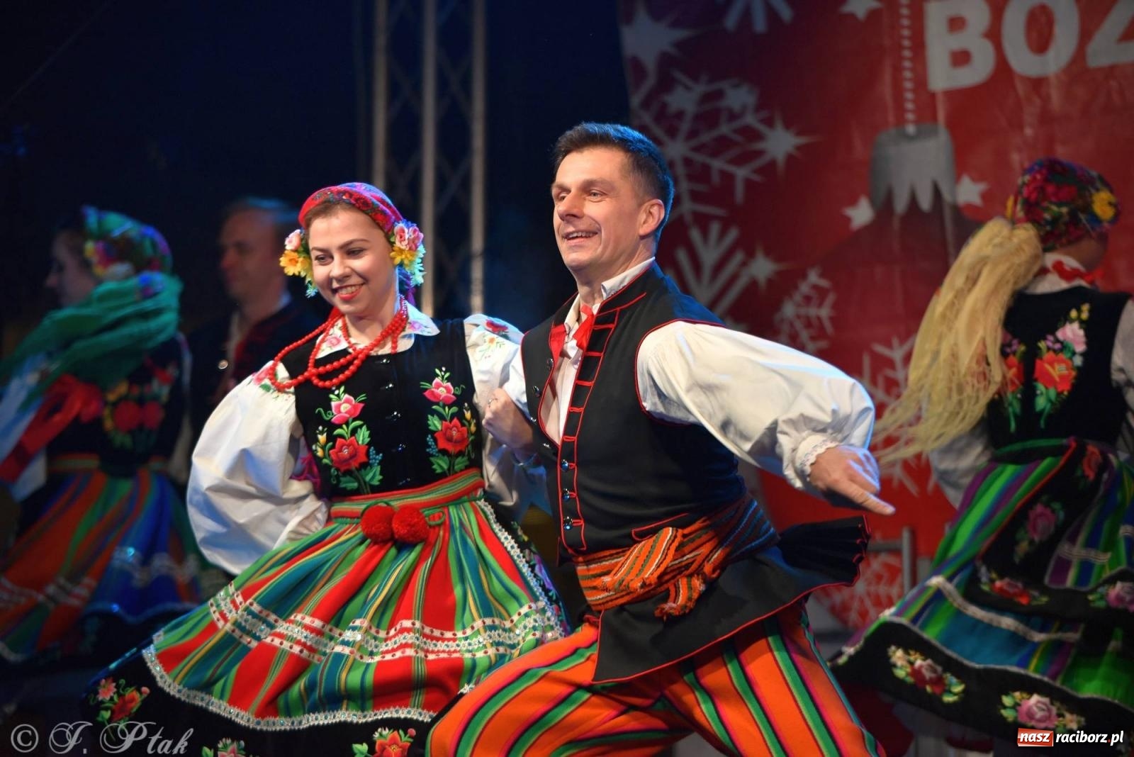 Zdjęcie w galerii na portalu naszraciborz.pl: Taneczny finał raciborskiego jarmarku wiadomości z regionu