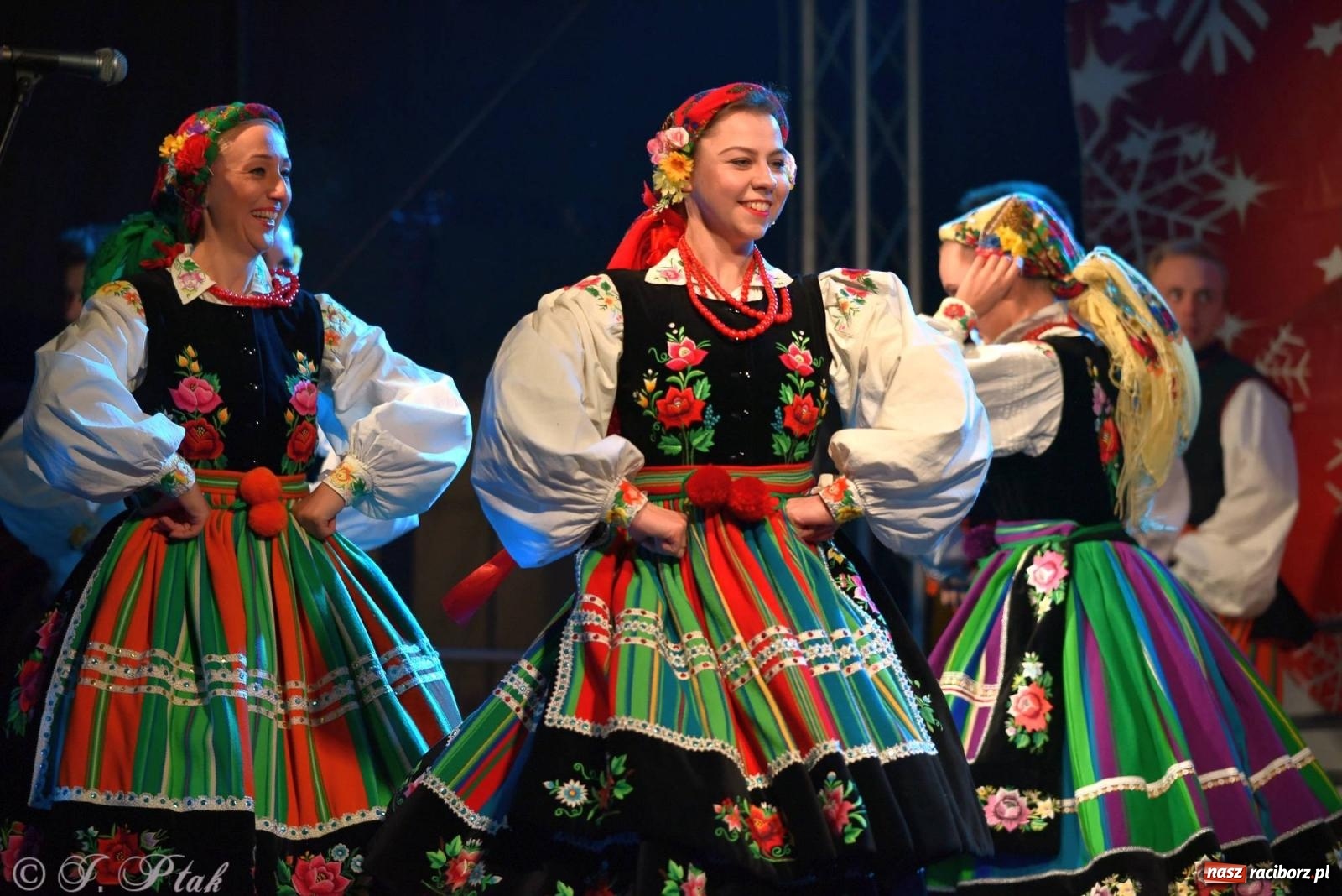 Zdjęcie w galerii na portalu naszraciborz.pl: Taneczny finał raciborskiego jarmarku wiadomości z regionu