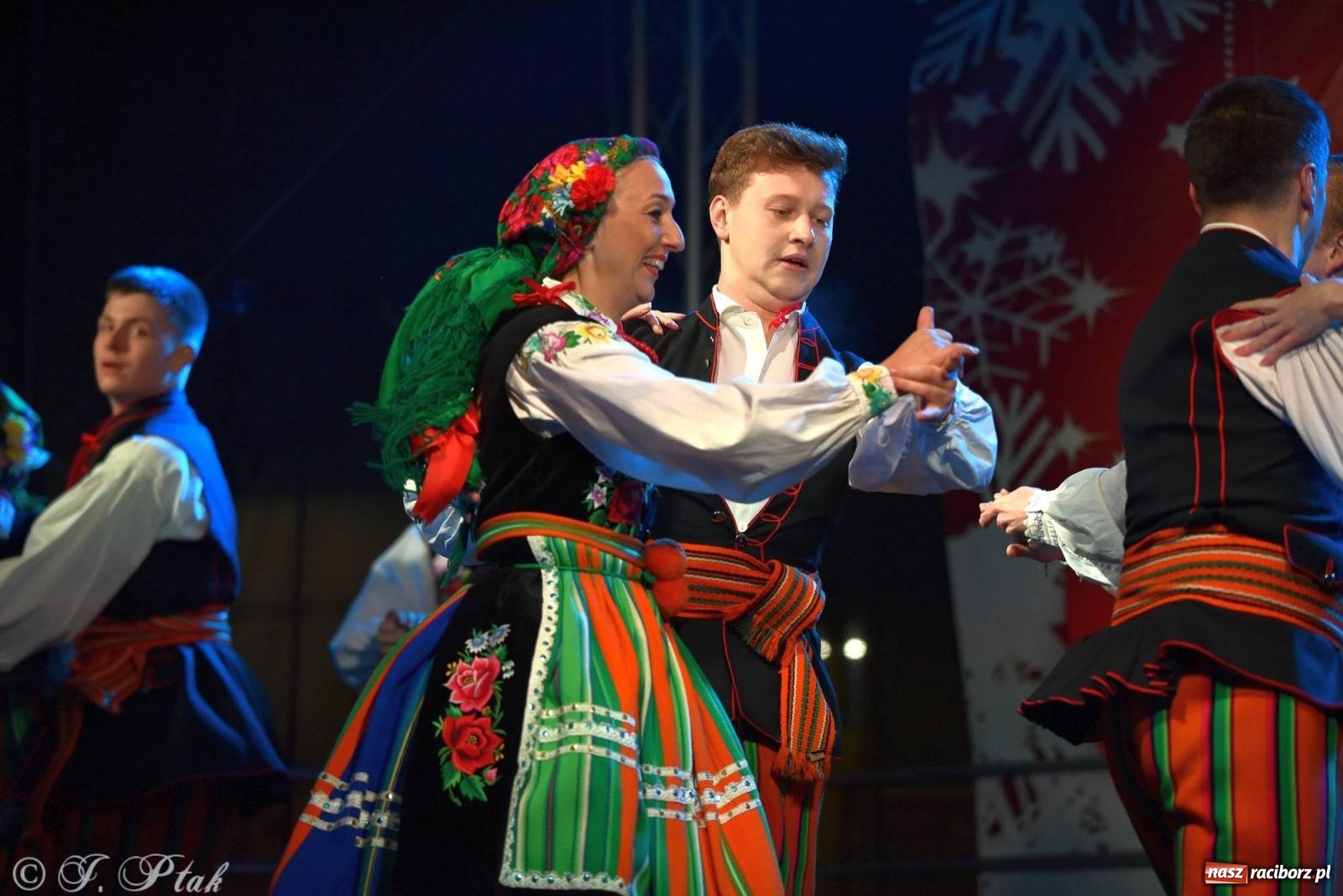 Zdjęcie w galerii na portalu naszraciborz.pl: Taneczny finał raciborskiego jarmarku wiadomości z regionu